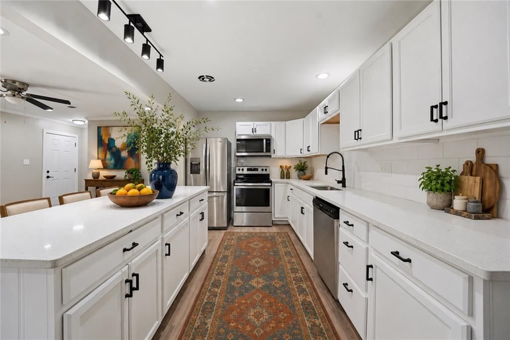 Photo 13 of 60 - 4409 Ridgeway Avenue, Kansas City, MO 64133