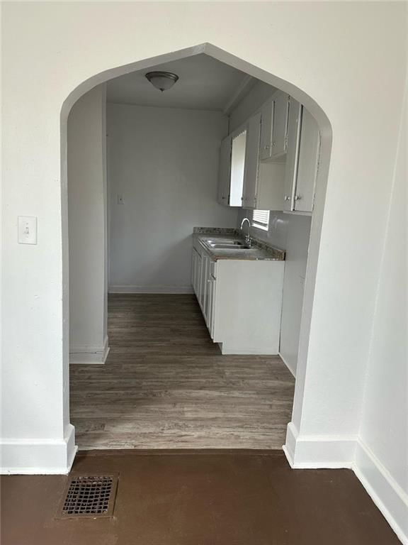 Photo 6 of 17 - 4523 Wabash Avenue, Kansas City, MO 64130