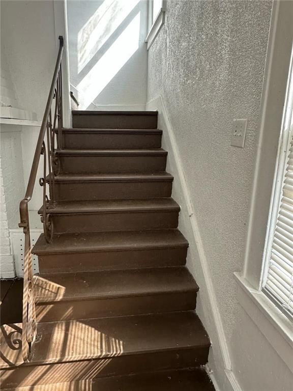 Photo 13 of 17 - 4523 Wabash Avenue, Kansas City, MO 64130