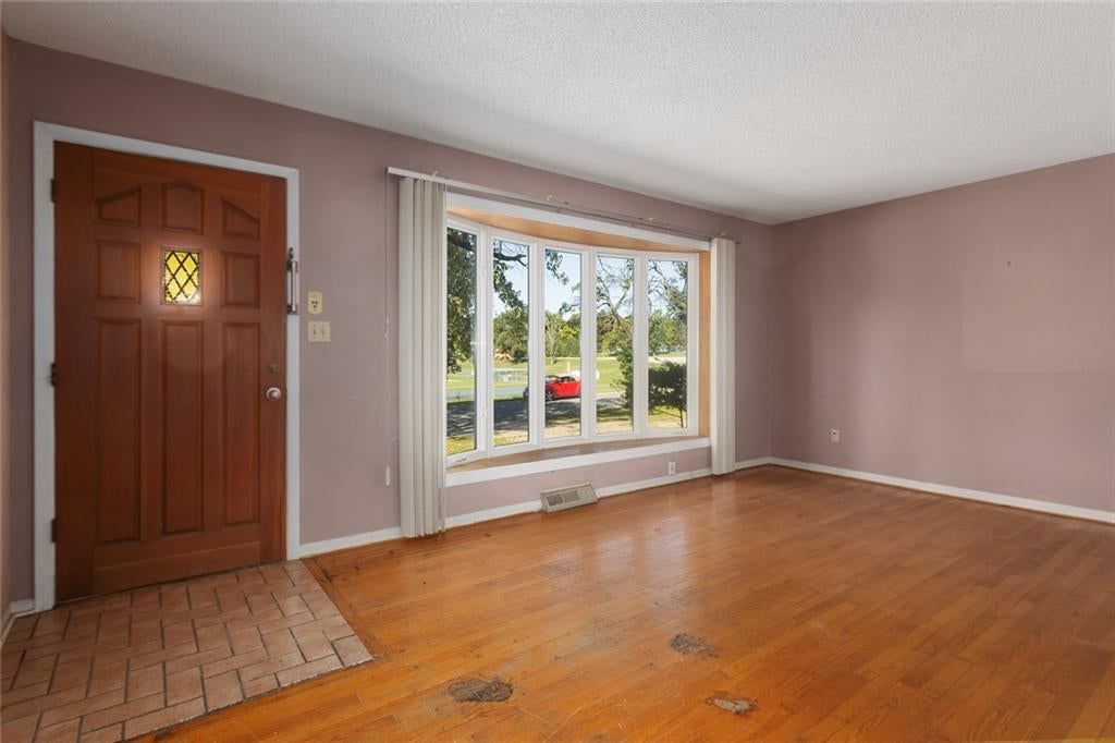 Wall of windows at 8431 Glenwood Street, Overland Park, KS 66212