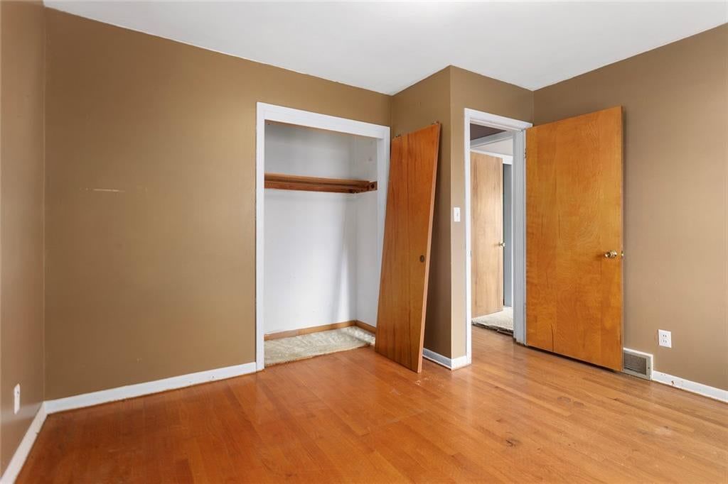 Photo 16 of 28 - 8431 Glenwood Street, Overland Park, KS 66212