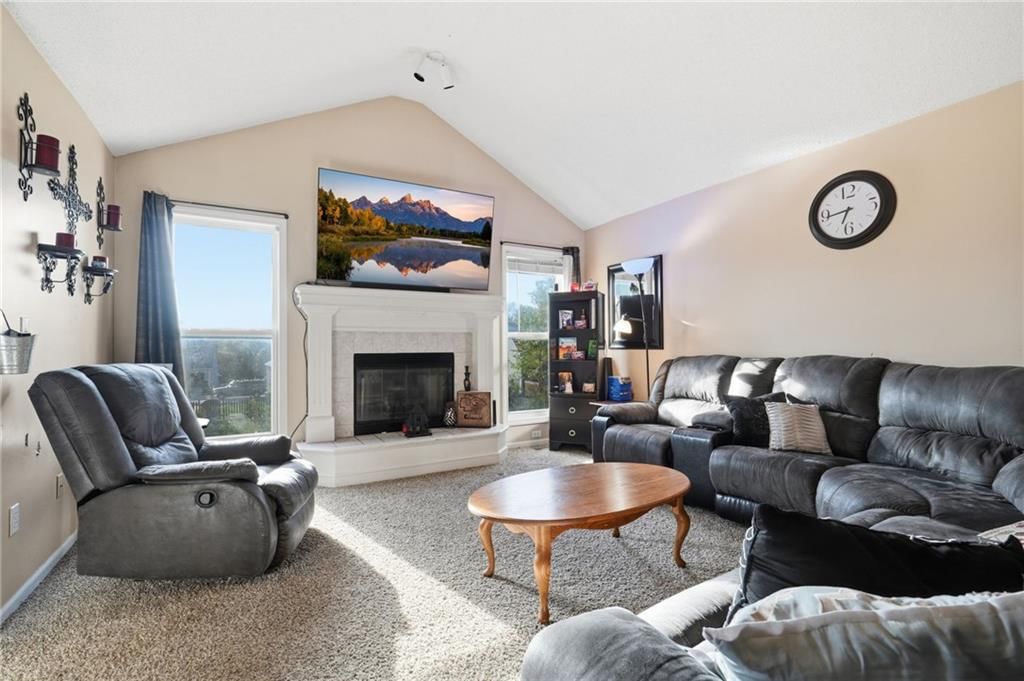 10924 N Marsh Avenue, Kansas City, MO
