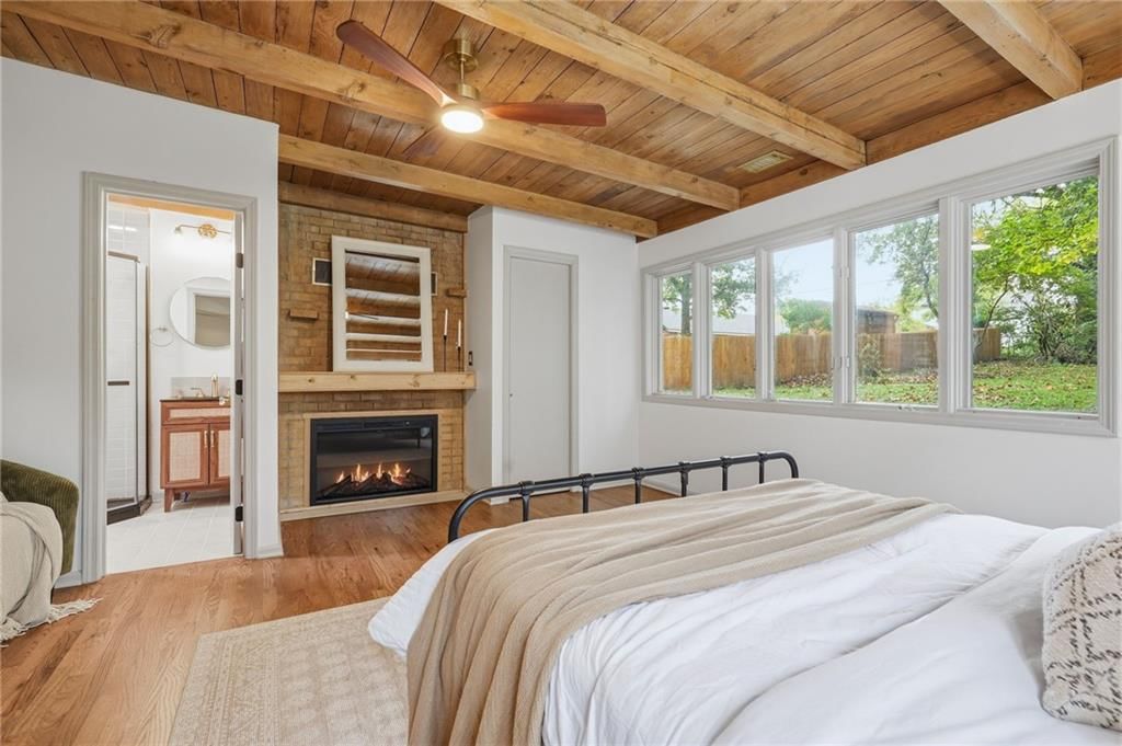 Photo 14 of 26 - 5041 Clark Drive, Roeland Park, KS 66205