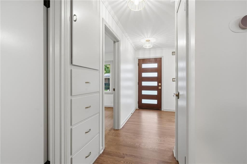 Photo 21 of 26 - 5041 Clark Drive, Roeland Park, KS 66205