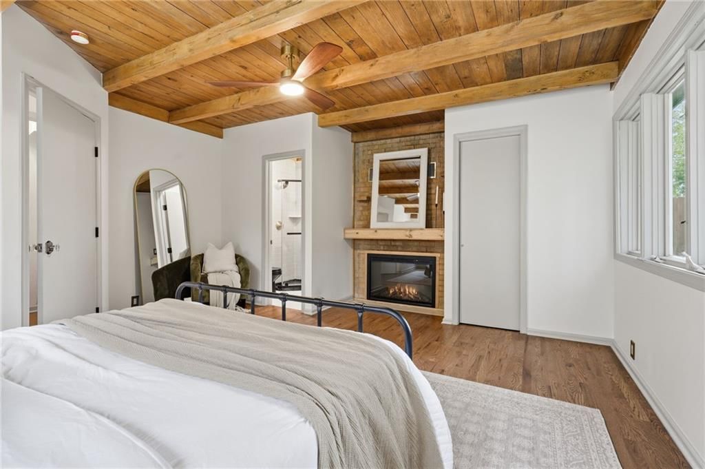 Photo 13 of 26 - 5041 Clark Drive, Roeland Park, KS 66205