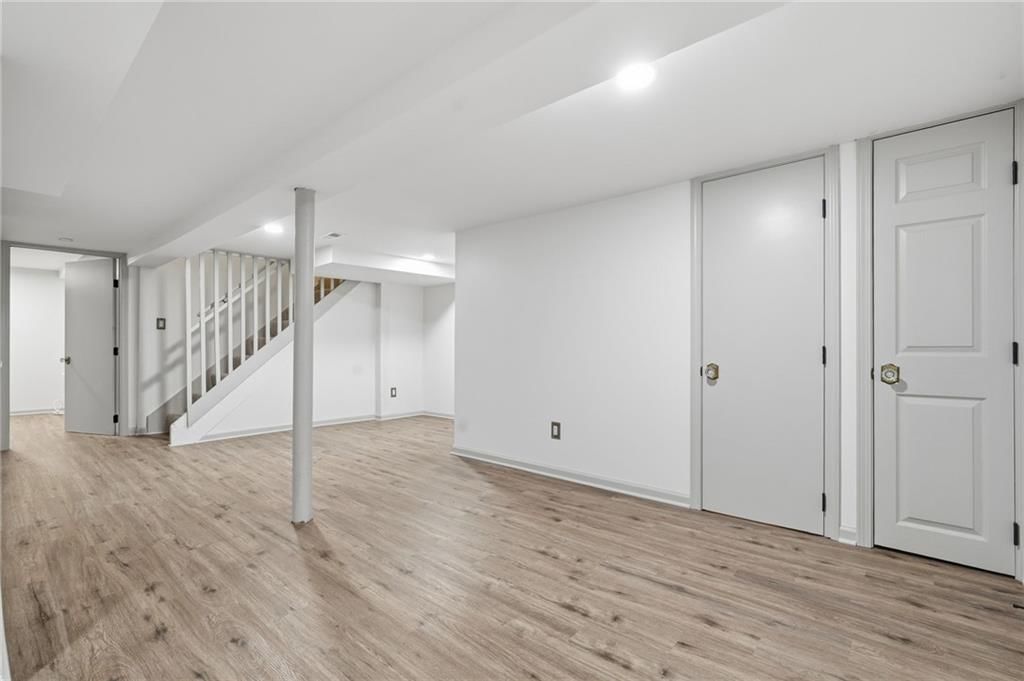 Photo 22 of 26 - 5041 Clark Drive, Roeland Park, KS 66205