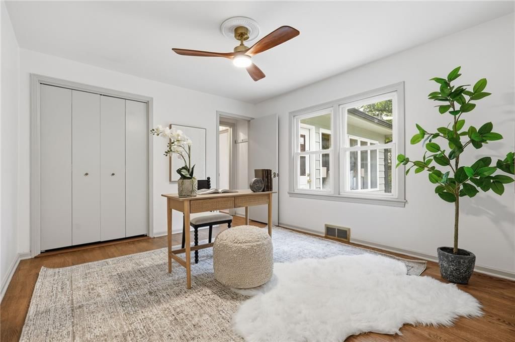Photo 19 of 26 - 5041 Clark Drive, Roeland Park, KS 66205