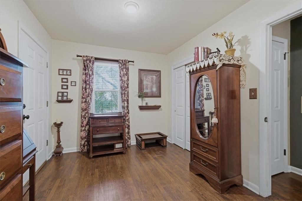 Photo 15 of 18 - 3501 Woodbury Street, Independence, MO 64055