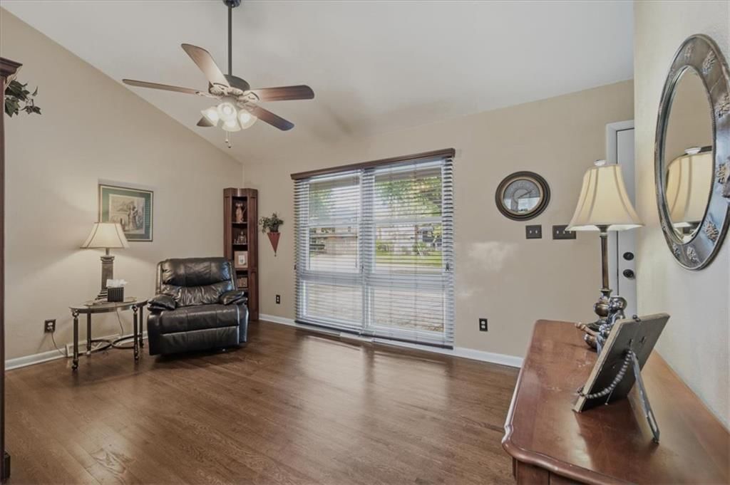 3501 Woodbury Street, Independence, MO: listing photo 3