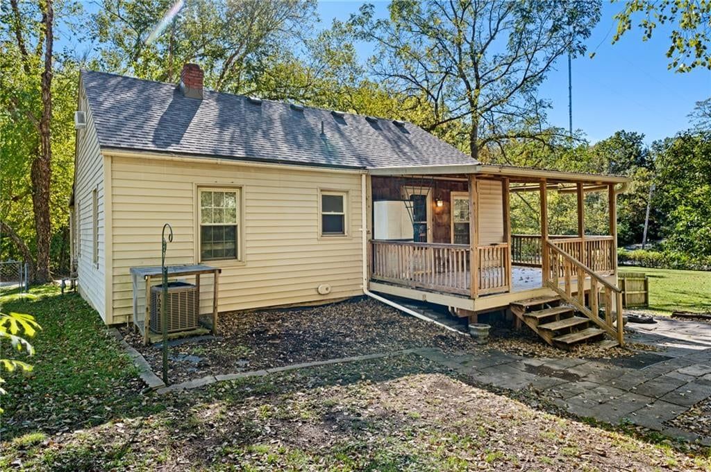 Fenced yard at 8648 E 27th Street, Kansas City, MO 64129