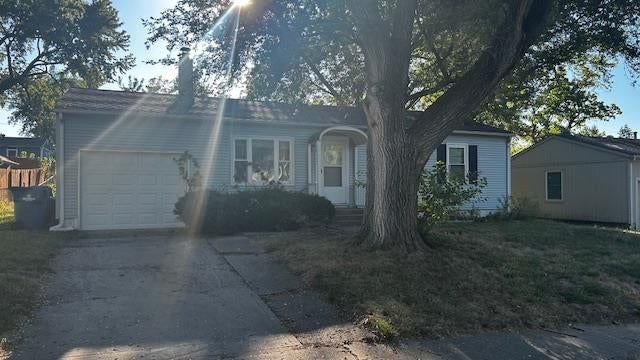 1217 N Cedar Crest Drive, Independence, MO