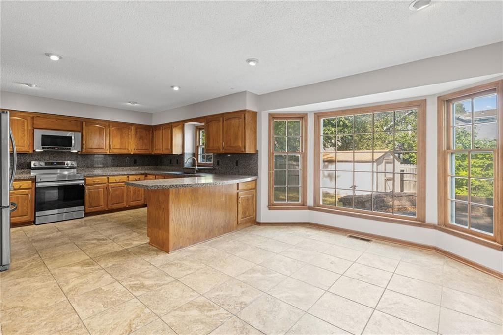 Breakfast nook at 14804 W 84th Terrace, Lenexa, KS 66215