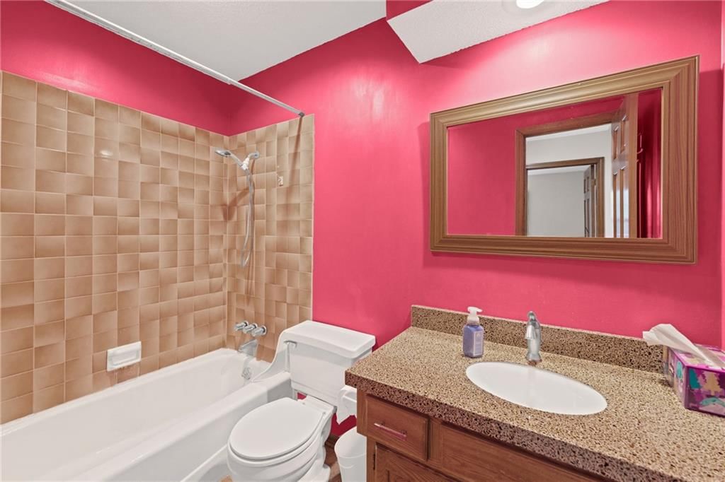 Photo 26 of 39 - 14804 W 84th Terrace, Lenexa, KS 66215