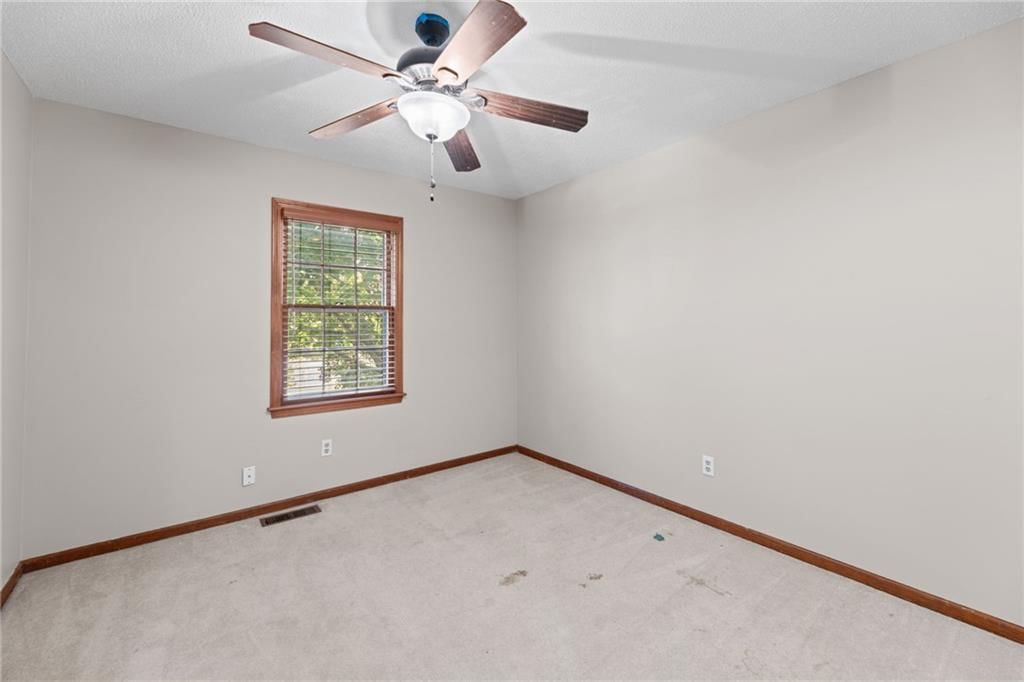 Photo 27 of 39 - 14804 W 84th Terrace, Lenexa, KS 66215