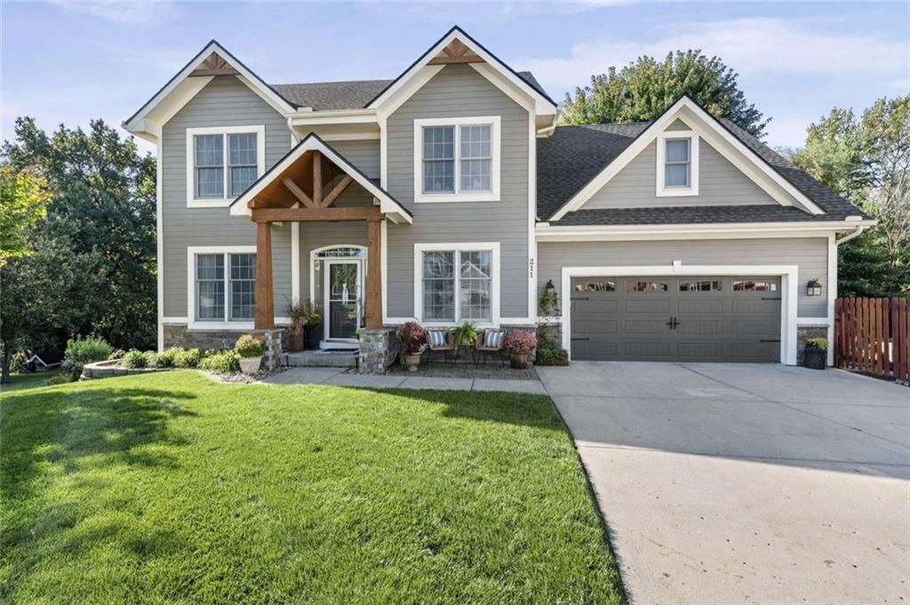 211 Surrey Court, Smithville, MO