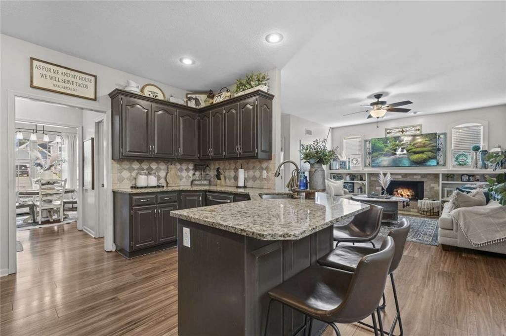 Photo 12 of 51 - 211 Surrey Court, Smithville, MO 64089