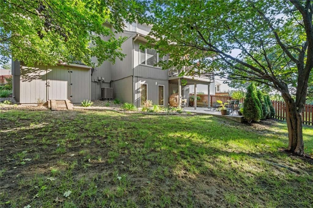 Photo 47 of 51 - 211 Surrey Court, Smithville, MO 64089
