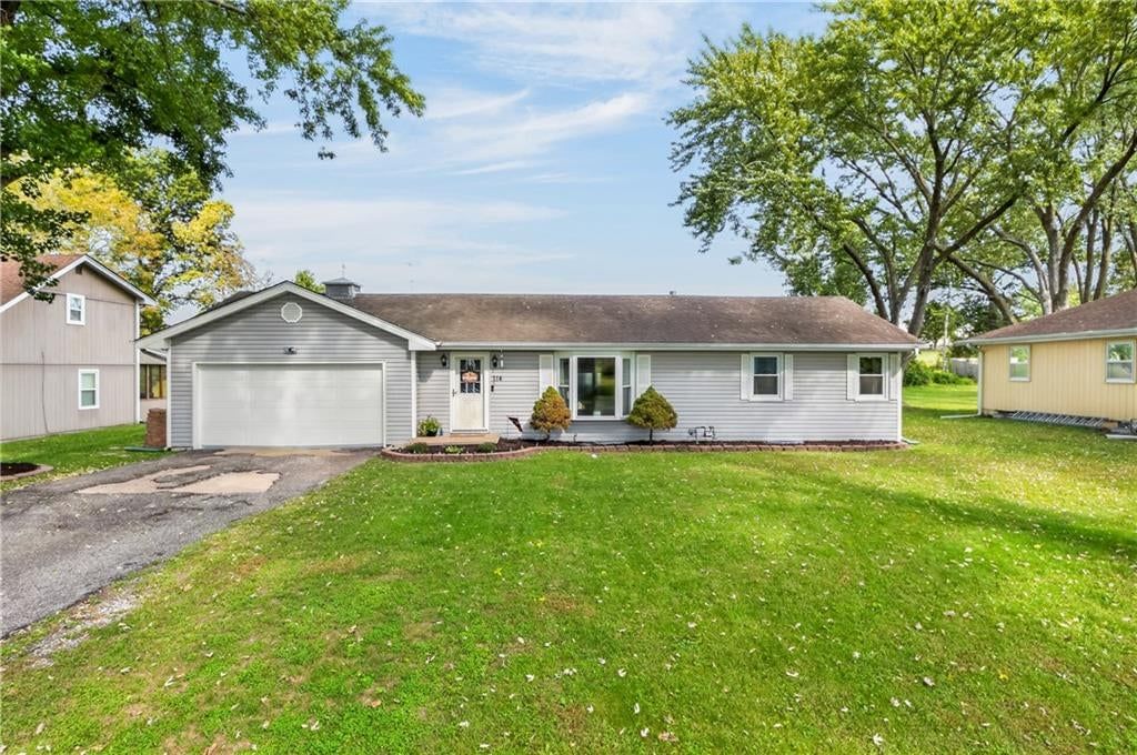 114 W 8th Street, Kearney, MO