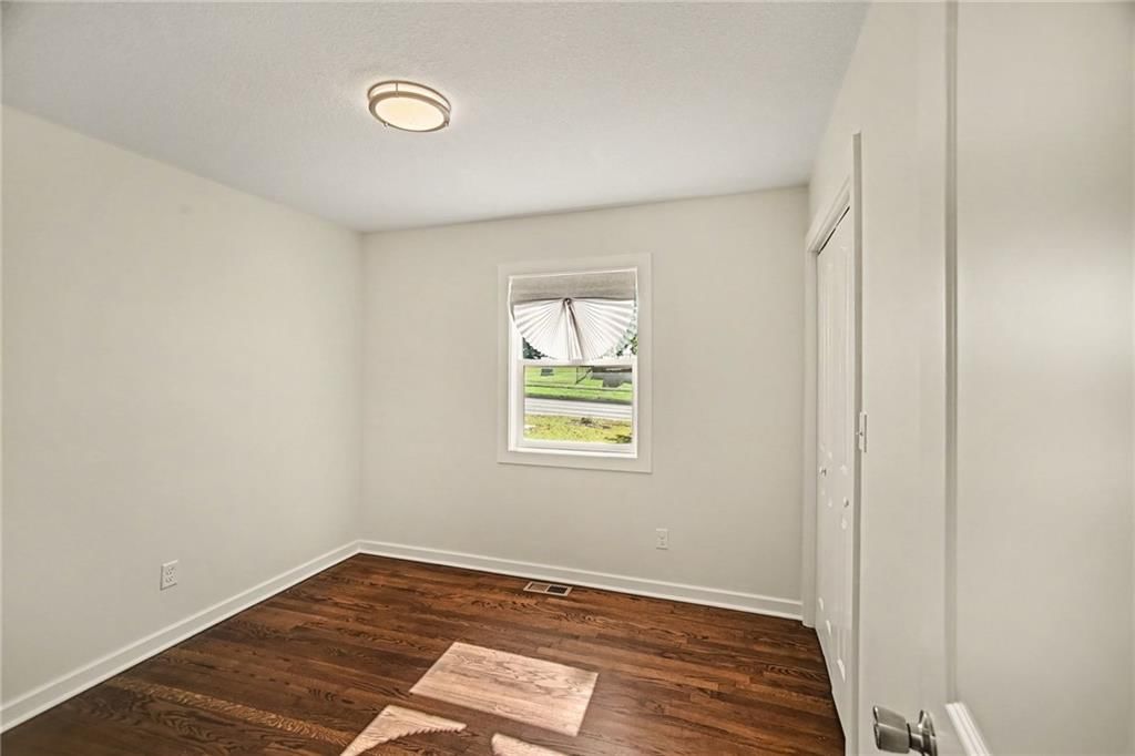 7332 Parallel Parkway, Kansas City, KS: listing photo 3