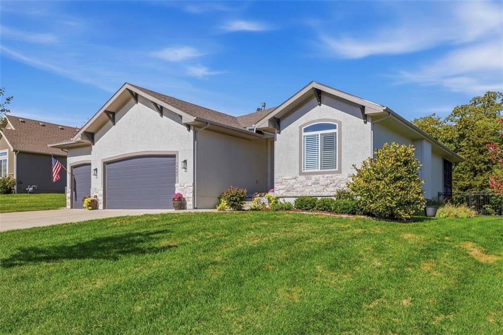 34462 W 82nd Street, De Soto, KS: listing photo 3