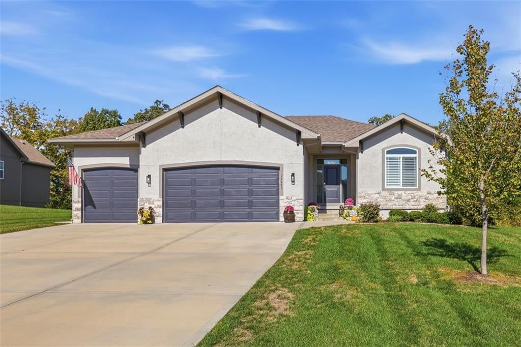 34462 W 82nd Street, De Soto, KS: listing photo 2