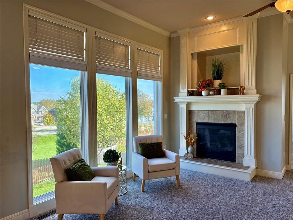 Photo 3 of 6 - 3004 SW SILVERSPUR Lane, Lee's Summit, MO 64081