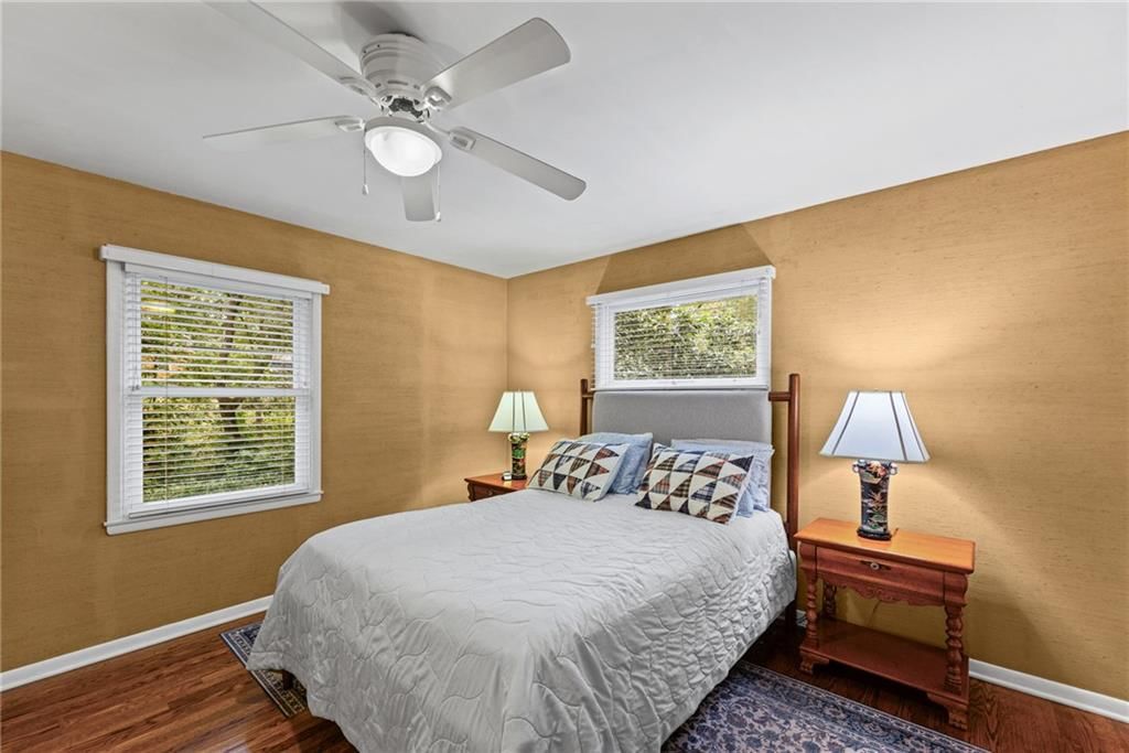 Photo 14 of 31 - 6527 Maple Drive, Mission, KS 66202