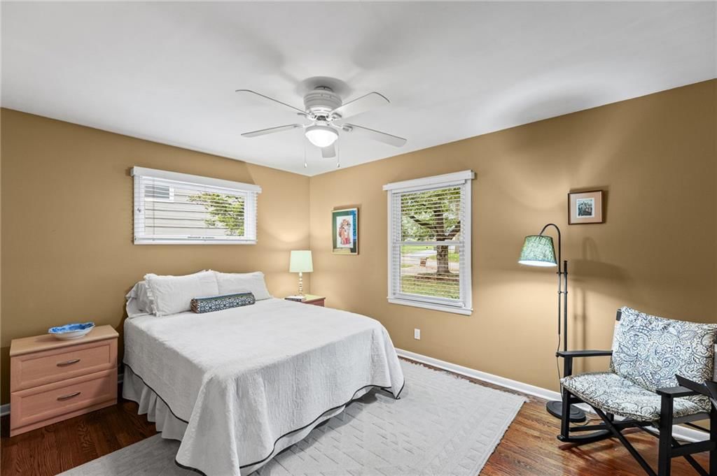 Photo 21 of 31 - 6527 Maple Drive, Mission, KS 66202