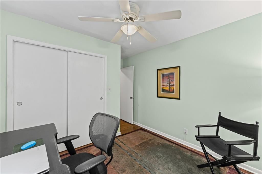 Photo 19 of 31 - 6527 Maple Drive, Mission, KS 66202