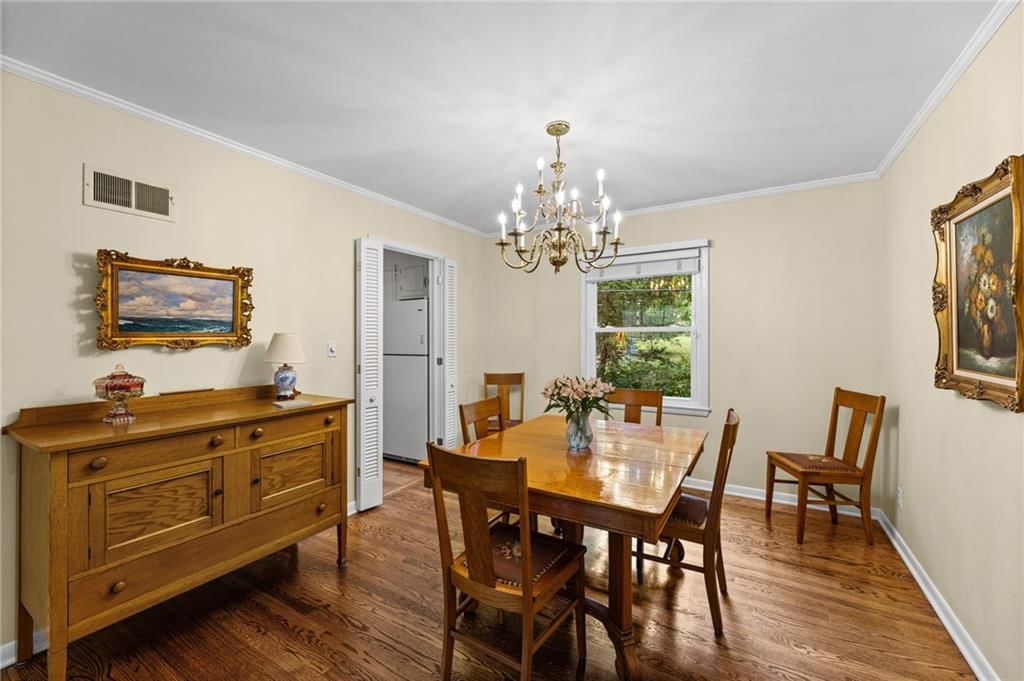 Photo 5 of 31 - 6527 Maple Drive, Mission, KS 66202