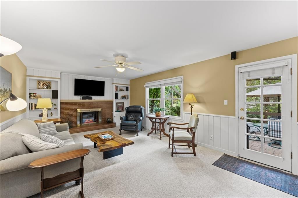 Photo 11 of 31 - 6527 Maple Drive, Mission, KS 66202