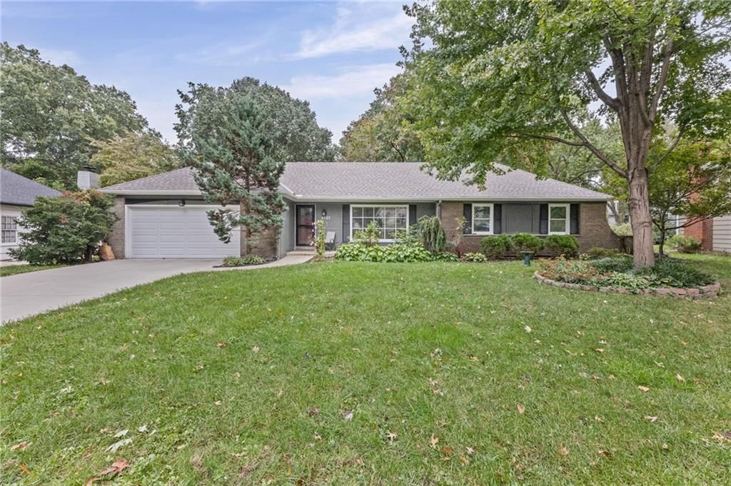 6527 Maple Drive, Mission, KS