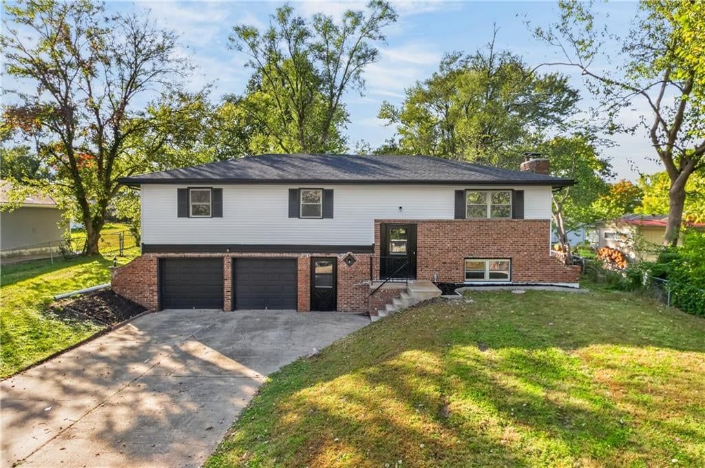 11144 N Kenwood Avenue, Kansas City, MO