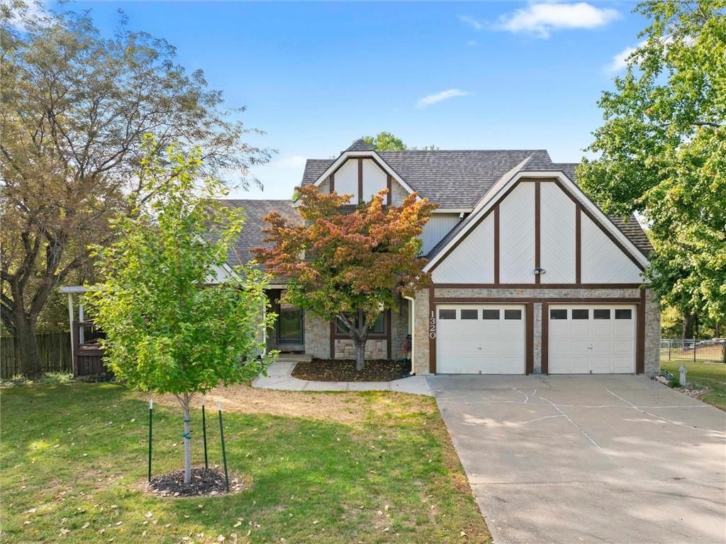 Photo 1 of 52 - 1320 S 105th Street, Edwardsville, KS 66111