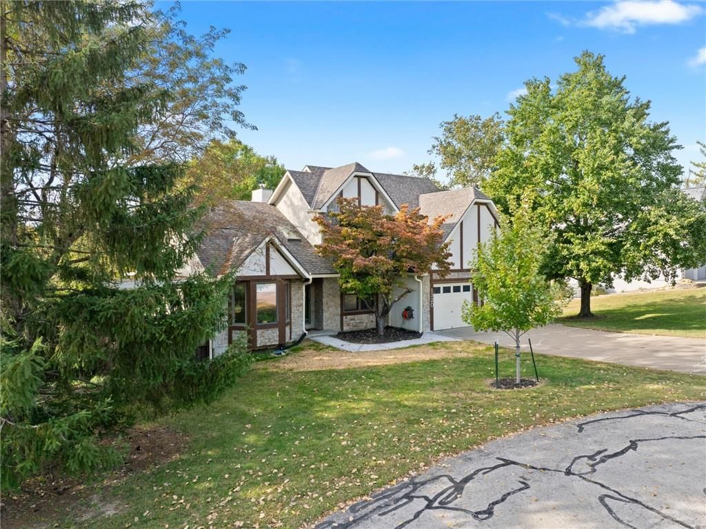 Photo 5 of 52 - 1320 S 105th Street, Edwardsville, KS 66111