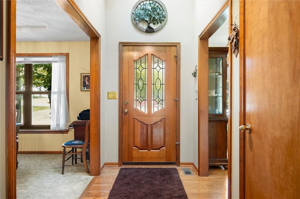 Photo 7 of 52 - 1320 S 105th Street, Edwardsville, KS 66111