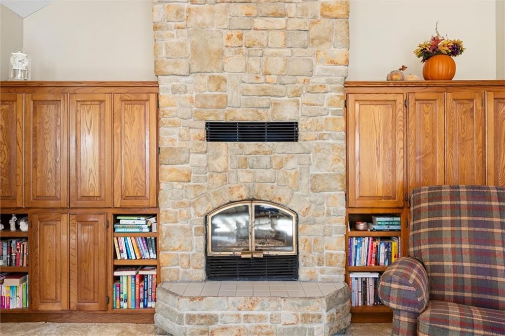 Photo 12 of 52 - 1320 S 105th Street, Edwardsville, KS 66111