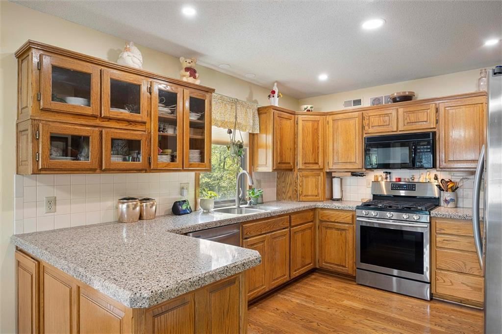 Photo 13 of 52 - 1320 S 105th Street, Edwardsville, KS 66111