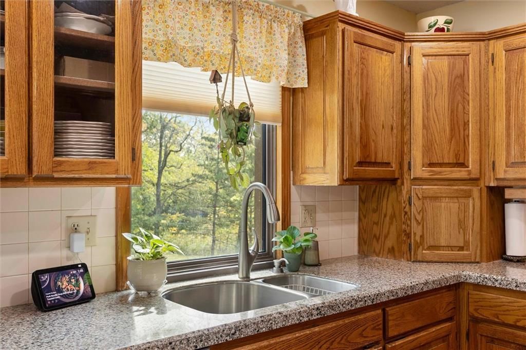 Photo 15 of 52 - 1320 S 105th Street, Edwardsville, KS 66111