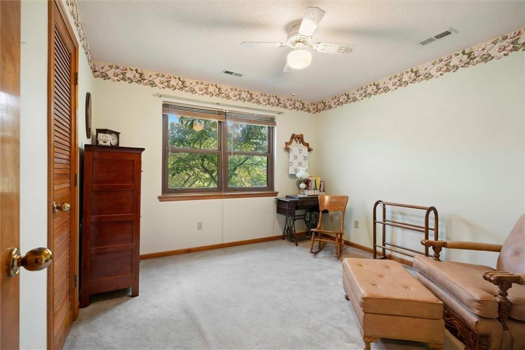 Photo 27 of 52 - 1320 S 105th Street, Edwardsville, KS 66111