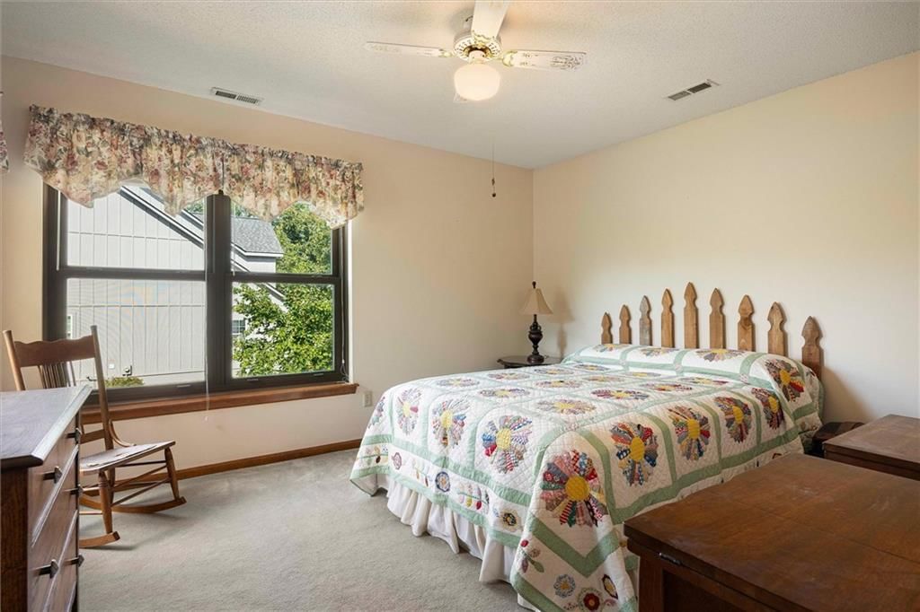 Photo 30 of 52 - 1320 S 105th Street, Edwardsville, KS 66111