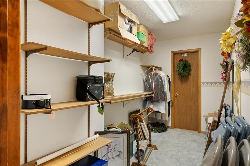 Photo 32 of 52 - 1320 S 105th Street, Edwardsville, KS 66111