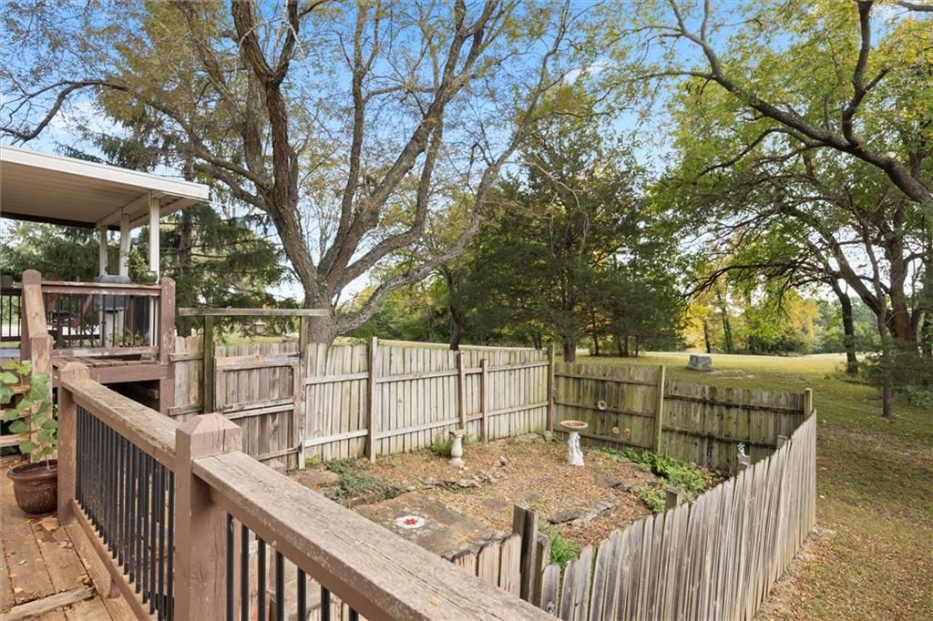 Photo 41 of 52 - 1320 S 105th Street, Edwardsville, KS 66111