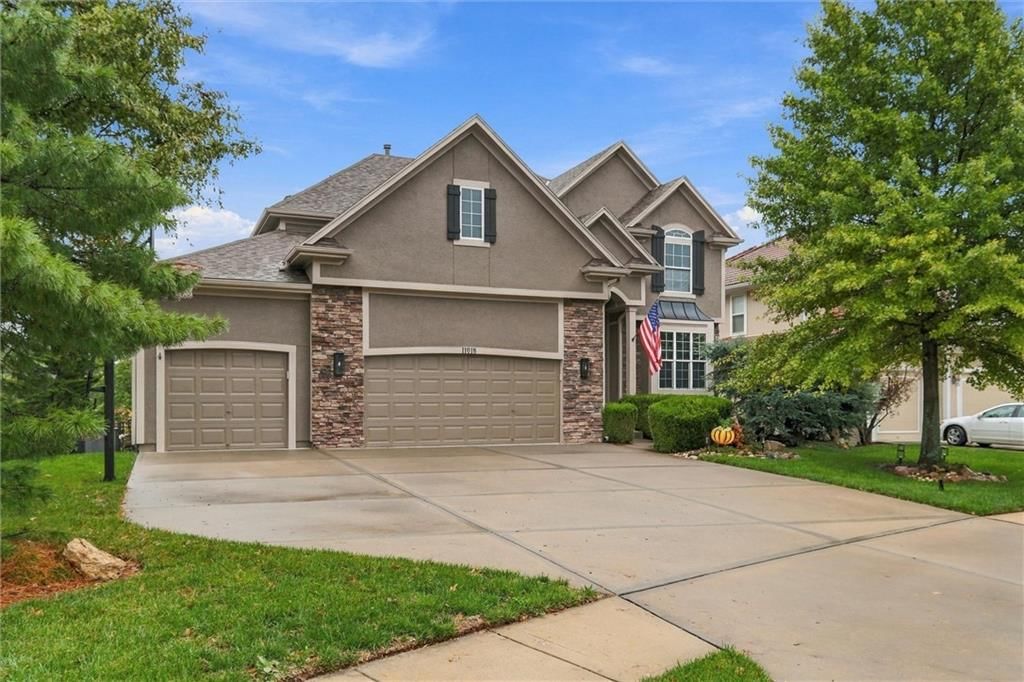 11018 W 163rd Terrace, Overland Park, KS: listing photo 3