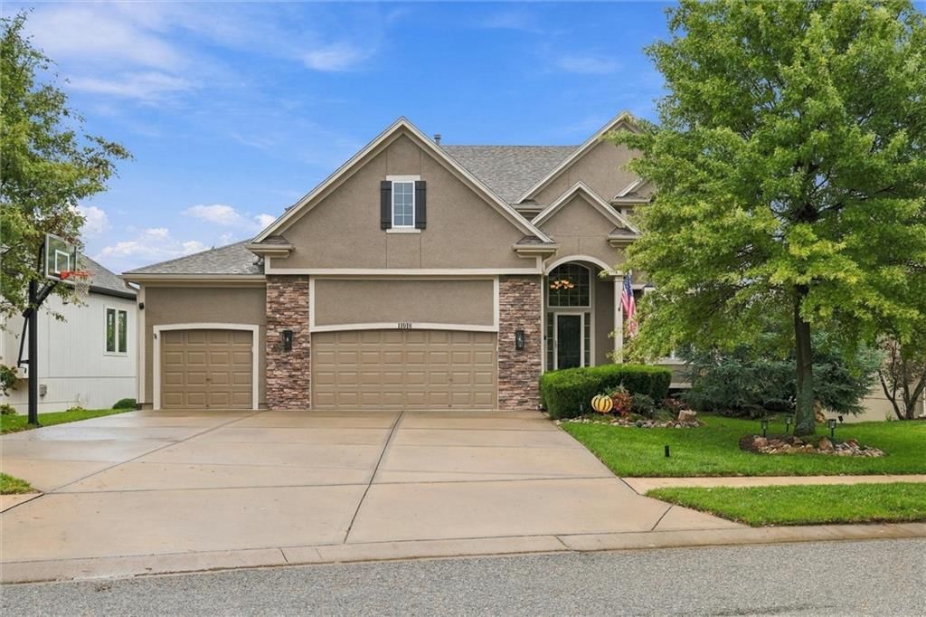 11018 W 163rd Terrace, Overland Park, KS