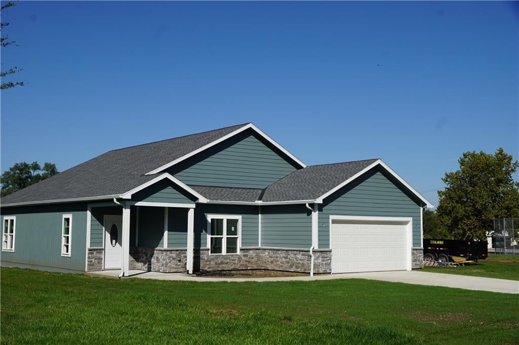 703 N Jefferson Street, Spring Hill, KS: listing photo 2
