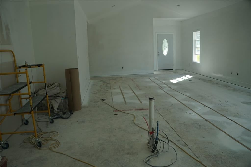 Photo 19 of 33 - 703 N Jefferson Street, Spring Hill, KS 66083
