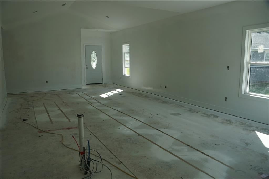 Photo 20 of 33 - 703 N Jefferson Street, Spring Hill, KS 66083