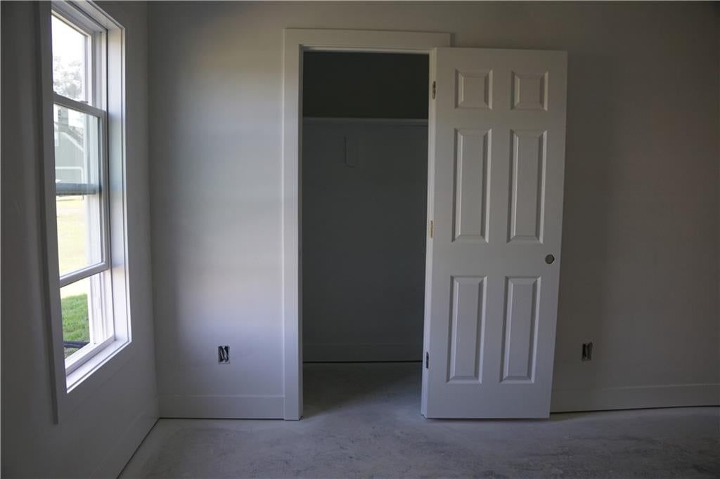 Photo 23 of 33 - 703 N Jefferson Street, Spring Hill, KS 66083
