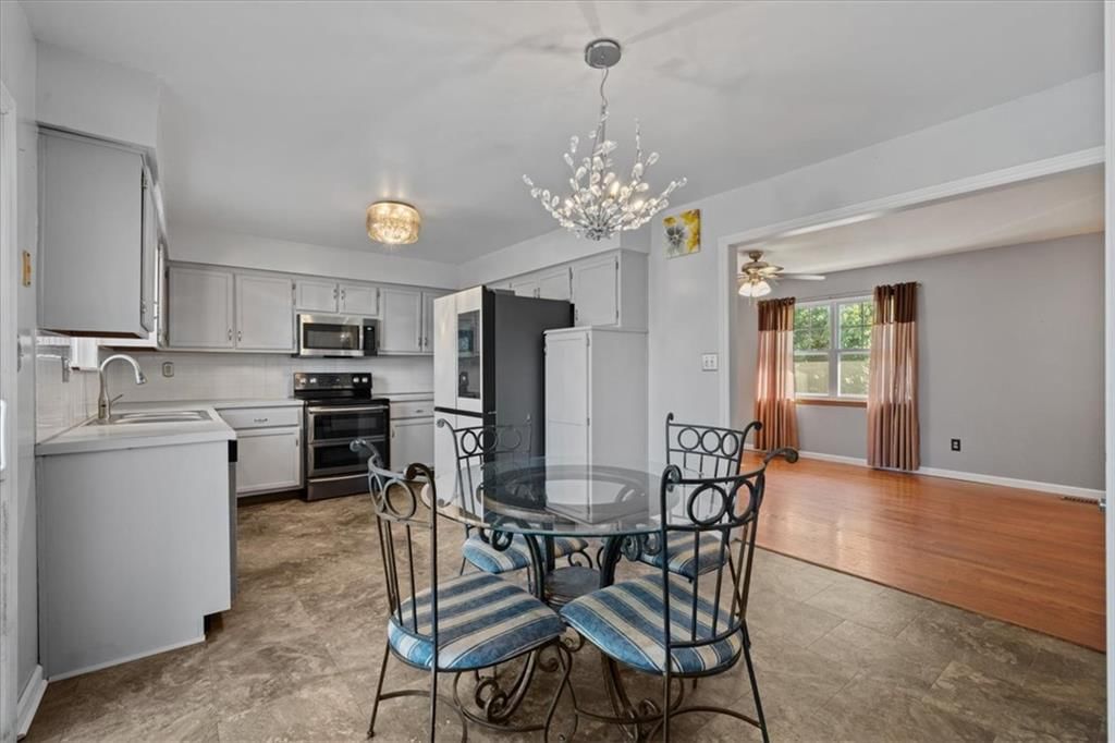 Photo 6 of 29 - 206 Pebblebrook Lane